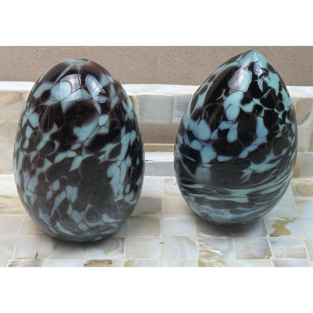 2 Vintage Bohdana Czech Art Glass Eggs Blue Dark Purple Spelked Paperweight Art - Picture 4 of 4